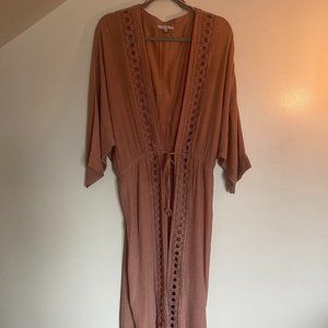 Beautiful Kimono w/ lace detail